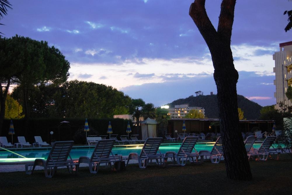 Hotel Terme Imperial Монтегрото Терме Екстериор снимка